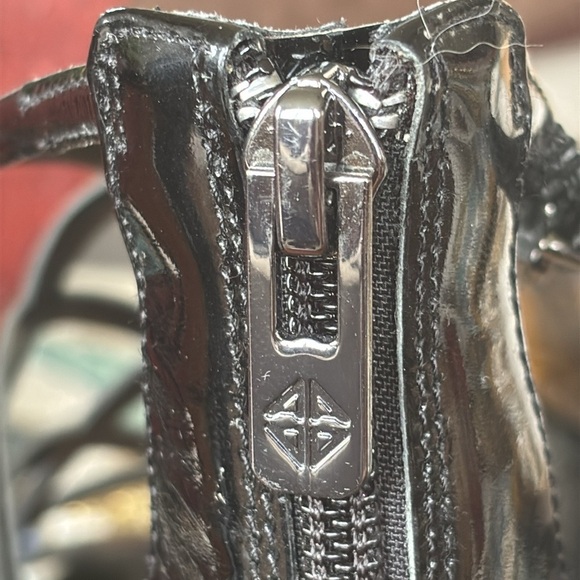 Antonio Melani Patent Leather Black Peep Toe Pumps Sling Back Heels w/ Back Zip - Picture 7 of 16